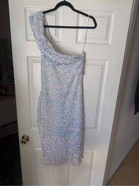 Velvi Special Occasion White Iridescent Sequin One Shoulder MIDI  Dress Sz L